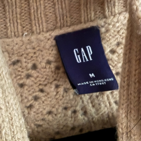 GAP Women's Beige Knit Cardigan - Picture 2 of 4